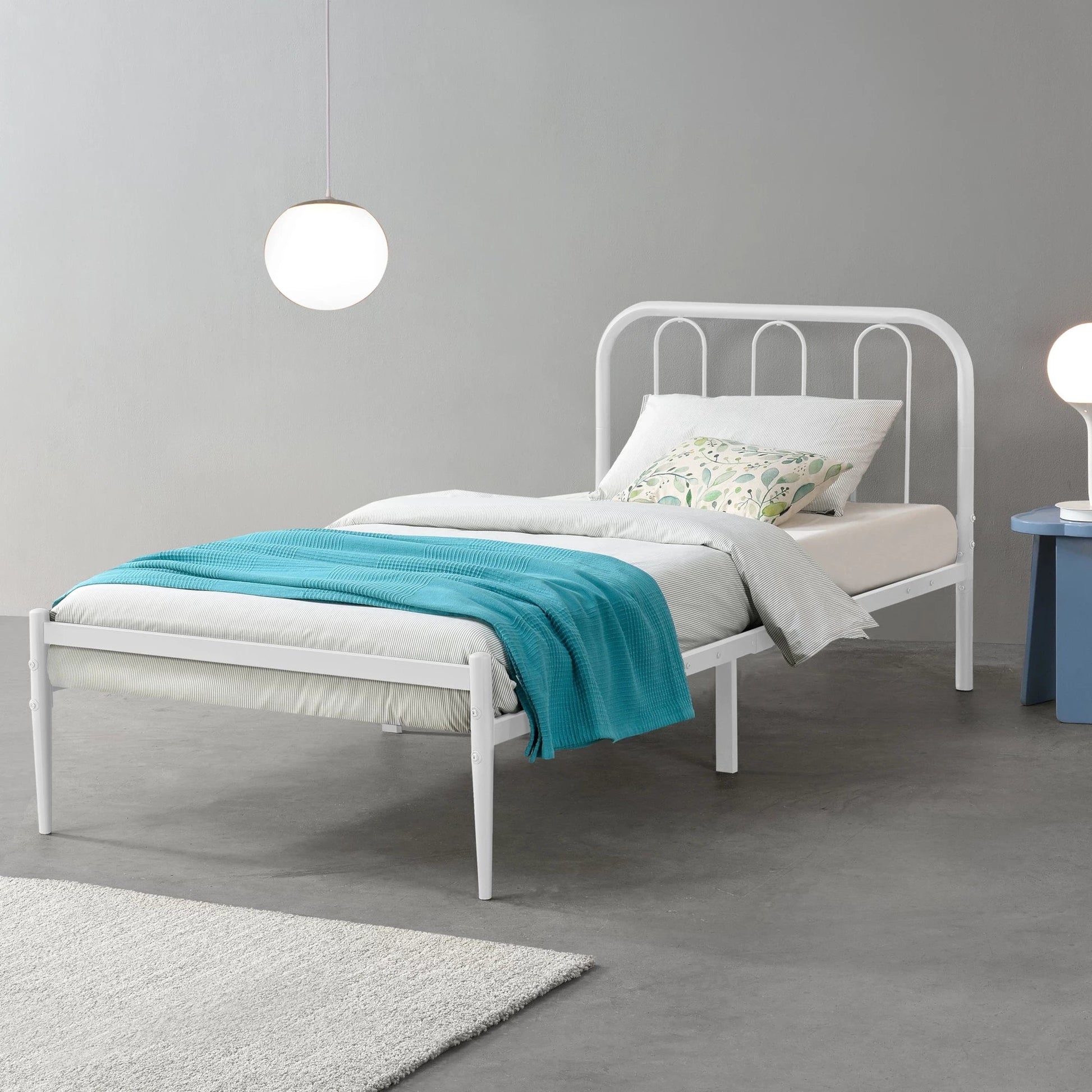 In And OutdoorMatch Stalen Bed Ora - Bedframe - Met bedbodem - 90x200 cm - Wit - Modern design Bedframe